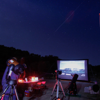 Cerca de 400 personas disfrutan del cielo nocturno gracias a las observaciones astronómicas de la Diputación de Badajoz