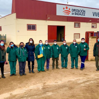 Alumnos de la Asociación Aprexs de Don Benito visitan el Vivero Provincial de la Diputación de Badajoz