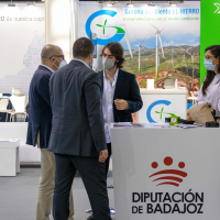 La Diputación de Badajoz presenta su red provincial de puntos de recarga para vehículos eléctricos en el Foro Greencities 2021 de Málaga