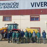 Alumnos del Centro Formación Benítez Barrero visitan el Vivero Provincial de la Diputación de Badajoz