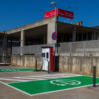 Los puntos de recarga para vehículos eléctricos de Alburquerque, Fuente de Cantos, Jerez de los Caballeros, Llerena y Monesterio entran en funcionamiento