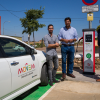 Villanueva del Fresno ya cuenta con un punto de recarga público para vehículos eléctricos gracias al Plan MOVEM