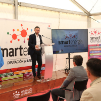 El presidente de la Diputación presenta el proyecto de instalación de paneles fotovoltaicos para autoconsumo en los centros del ciclo integral del agua