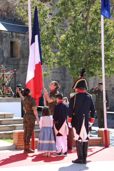 Imagen: Raquel del Puerto asiste a la conmemoración del 214º aniversario de la Batalla de La Albuera