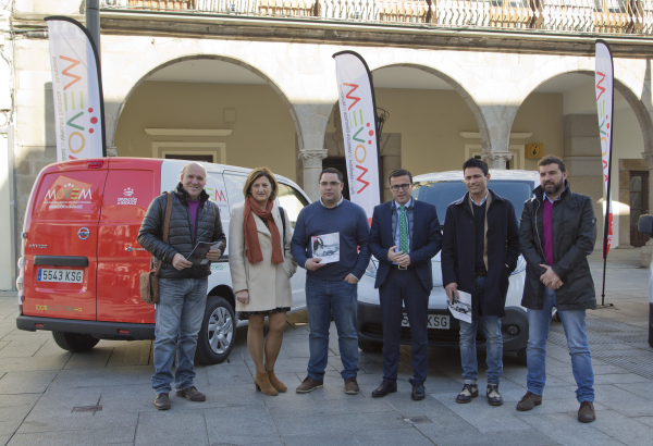 Imagen: Todos los municipios de la provincia de Badajoz cuentan ya con un vehículo eléctrico gracias al Plan...