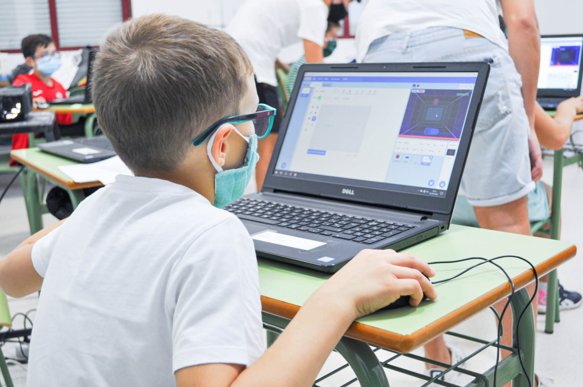 Alumnos del curso Experto Profesional en Robótica realizan sus prácticas como monitores de campamento en Alburquerque