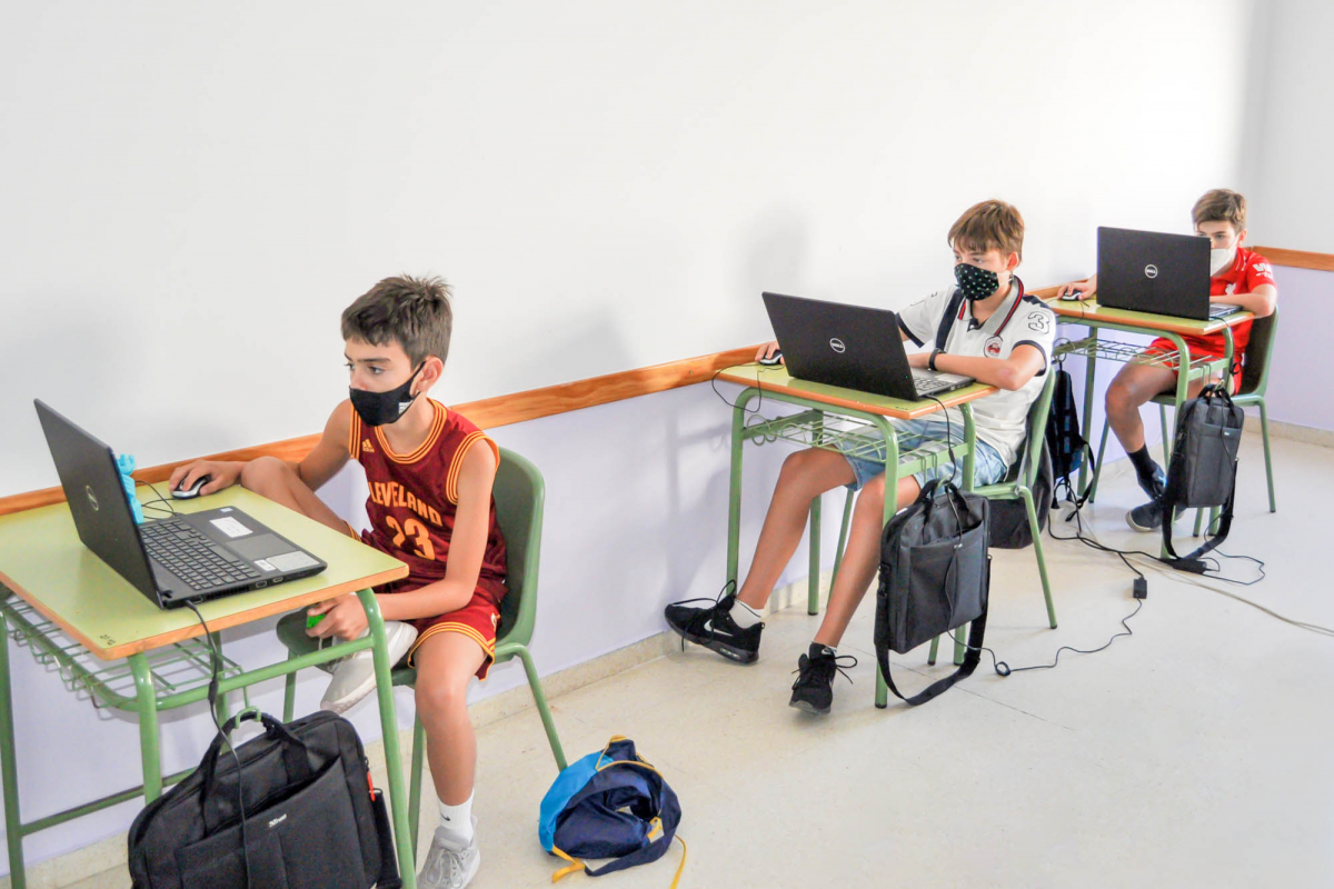 Alumnos del curso Experto Profesional en Robótica realizan sus prácticas como monitores de campamento en Alburquerque