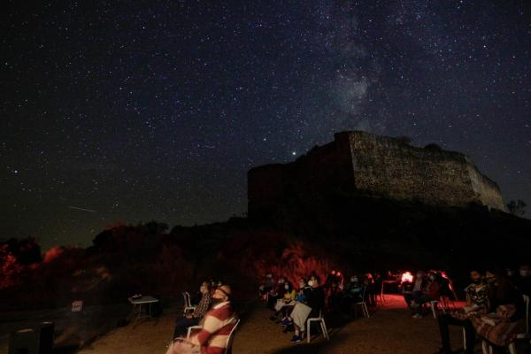 Cerca de 400 personas disfrutan del cielo nocturno gracias a las observaciones astronómicas de la Diputación de Badajoz