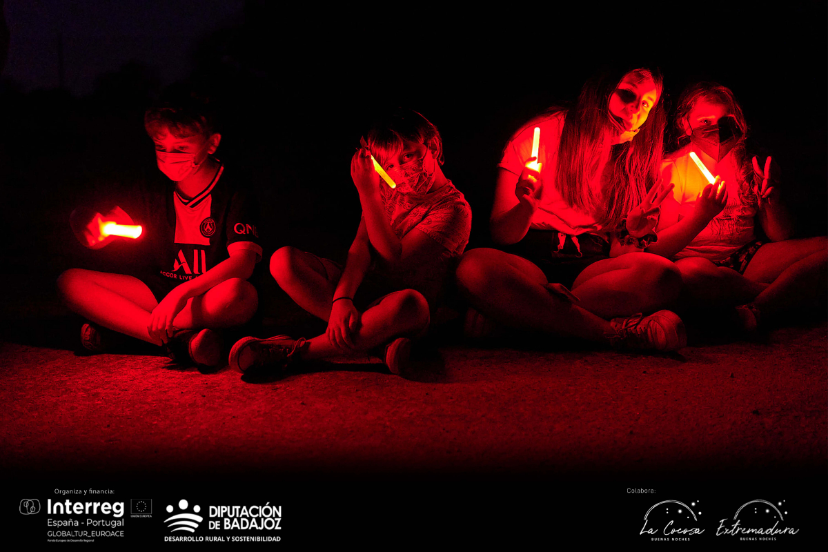 Más de 400 personas han disfrutado del cielo nocturno gracias a las observaciones astronómicas de la Diputación de Badajoz