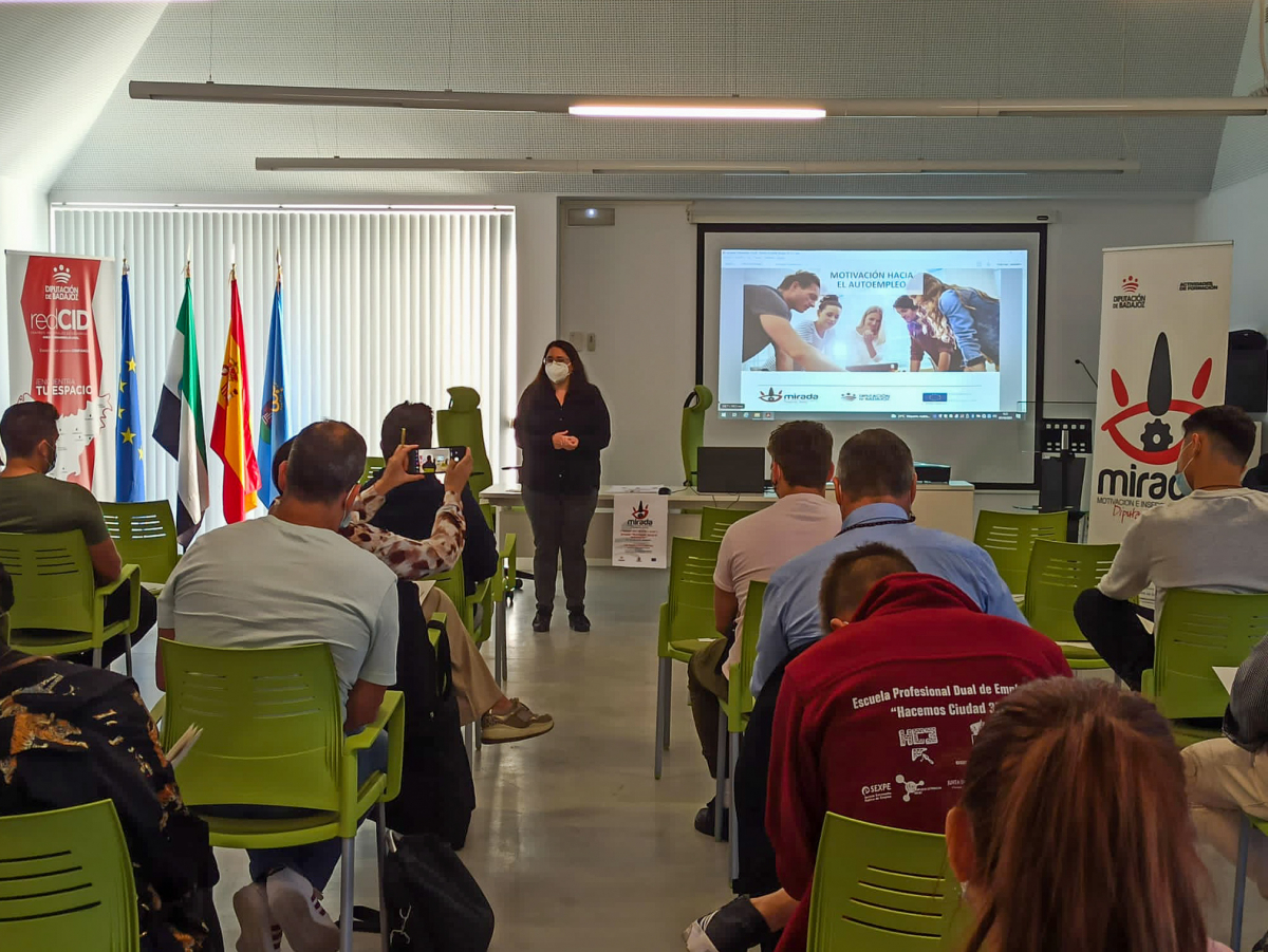 La Diputación de Badajoz organiza en Calamonte una jornada de motivación hacia el autoempleo