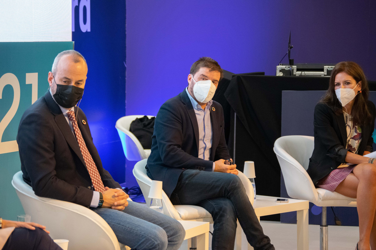 La Diputación de Badajoz presenta su red provincial de puntos de recarga para vehículos eléctricos en el Foro Greencities 2021 de Málaga