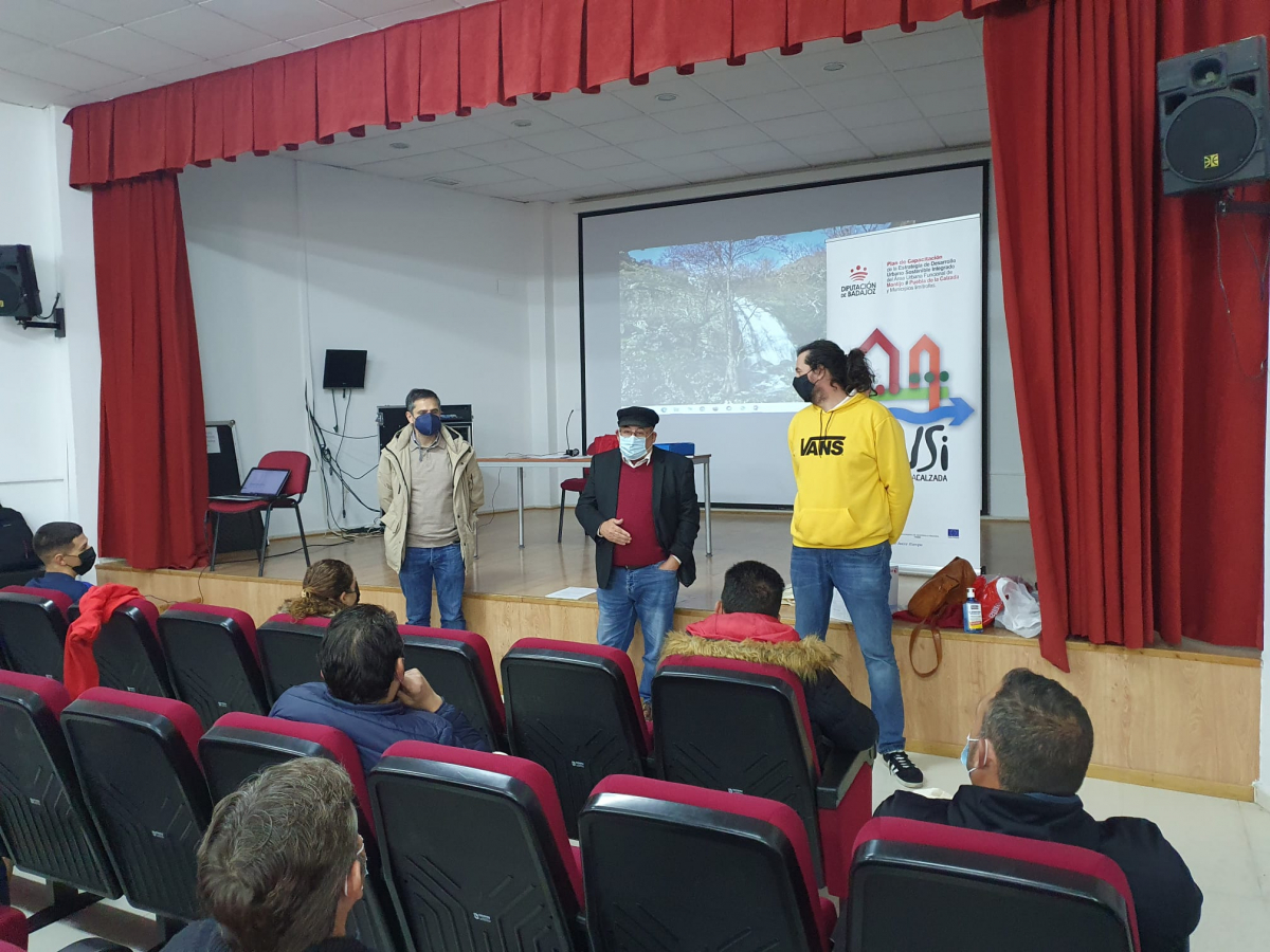 Inaugurado en Torremayor el curso de ‘Poda e injerto de frutales’ impulsado por la Diputación de Badajoz