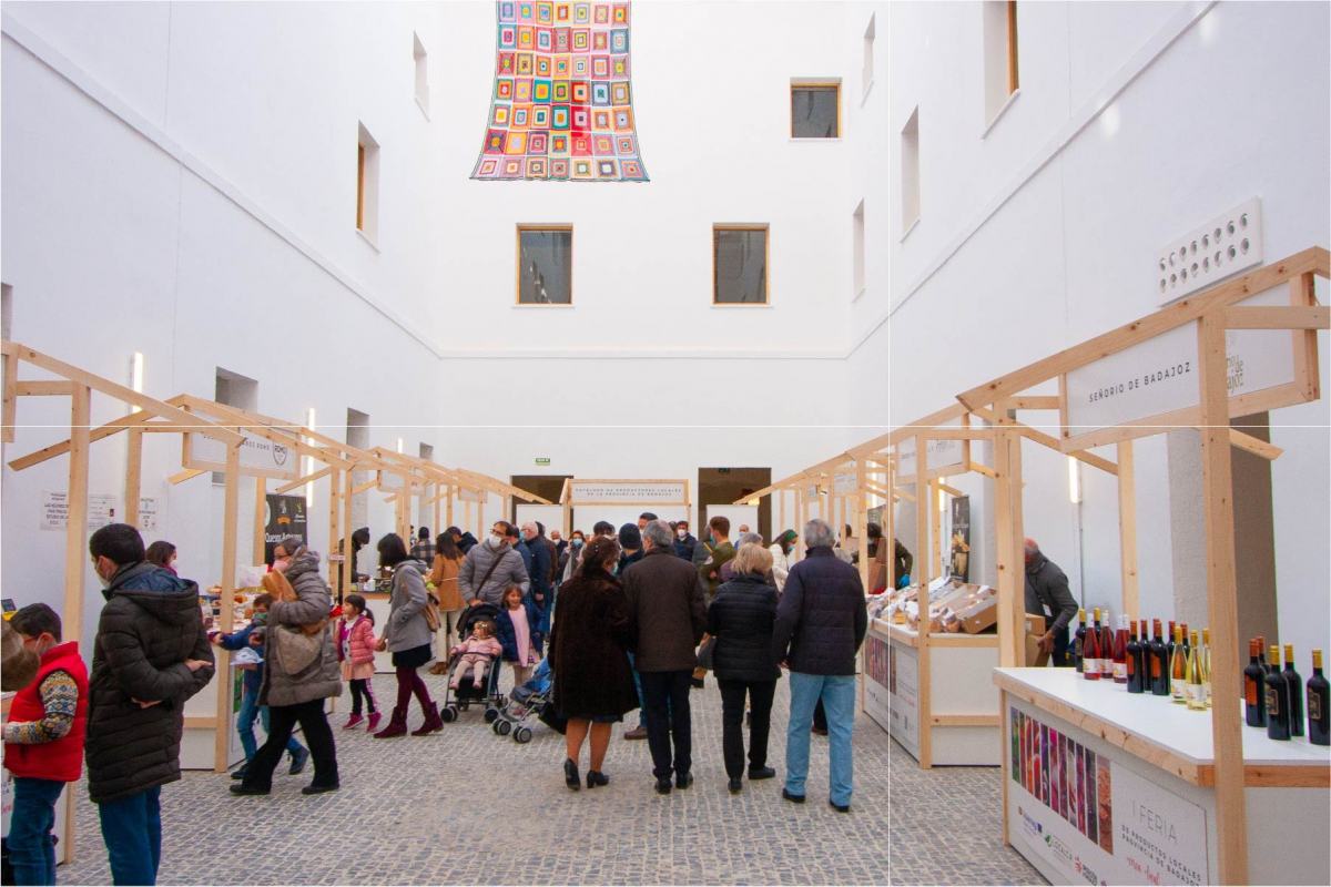 Cerca de 2.260 personas han podido disfrutar de la I Feria de Productos Locales de la Diputación de Badajoz