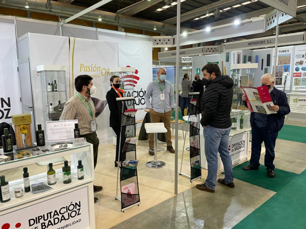 Imagen: La Diputación de Badajoz presente en la Feria AOVE &amp; NUTS experiencie de Talavera de la Reina