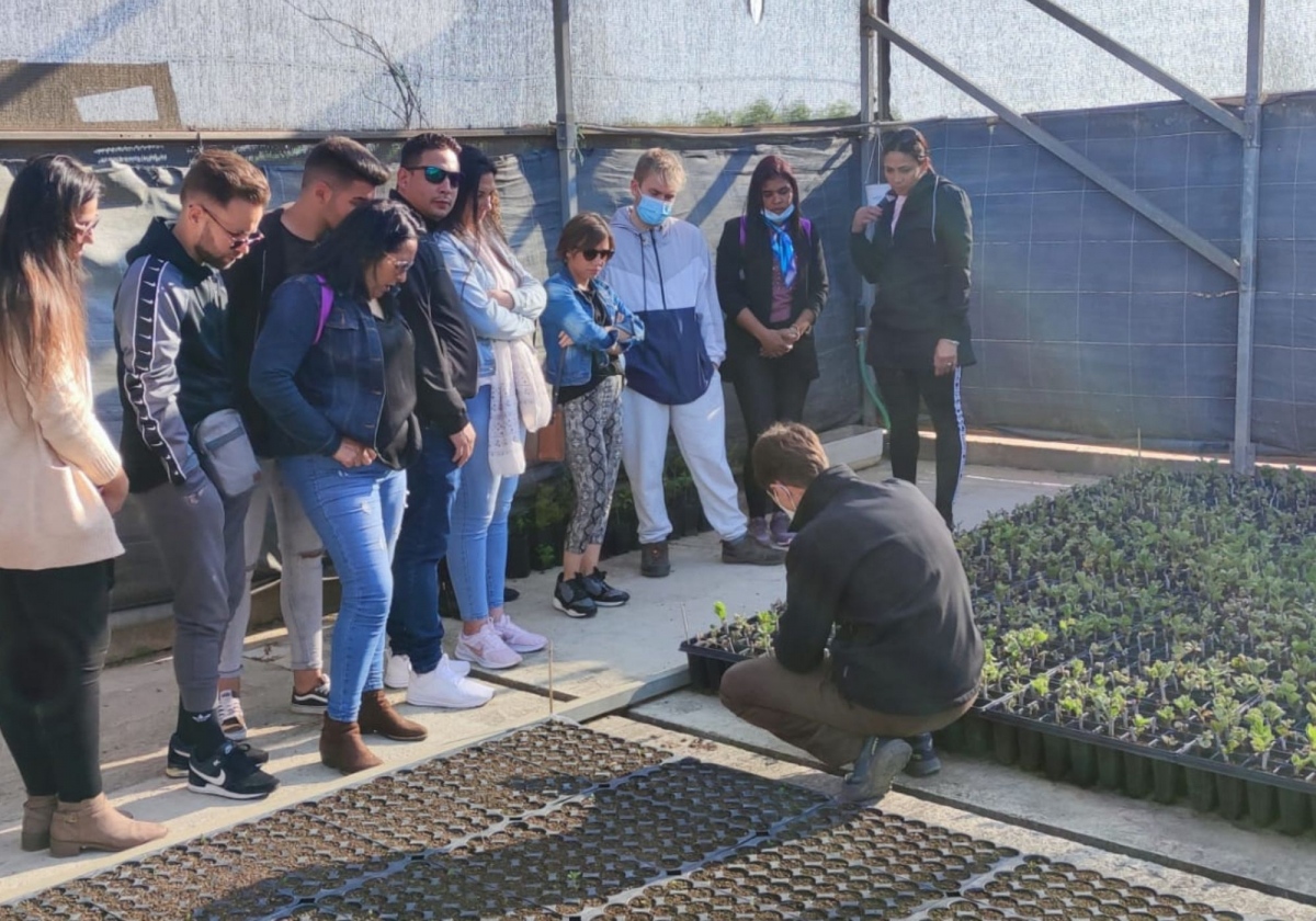 El Vivero Provincial de la Diputación de Badajoz recibe la visita de la Escuela Profesional Dual ‘’Zafra V’’
