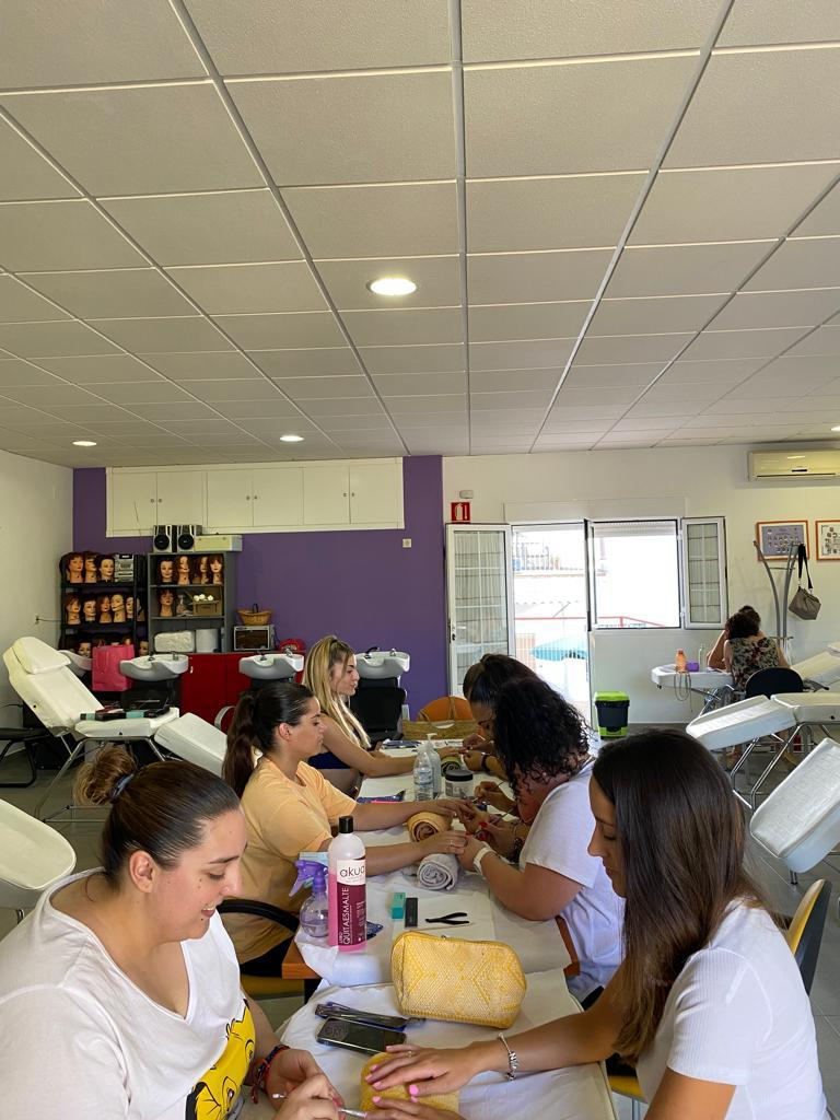 Inaugurada en Usagre la acción formativa de “Servicios Auxiliares de Estética’’