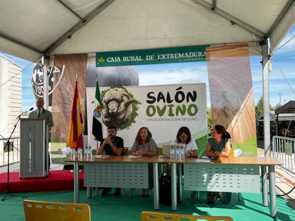Imagen: La Diputación de Badajoz recibe el premio al mejor semental de raza merina 2022 en el 37ª Salón Ovin...