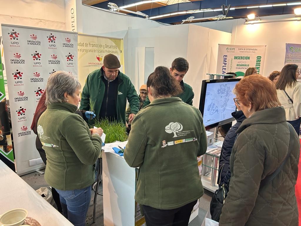 La Unidad de Promoción y Desarrollo de Badajoz Guadiana XI presente en la 35º edición de AGROEXPO