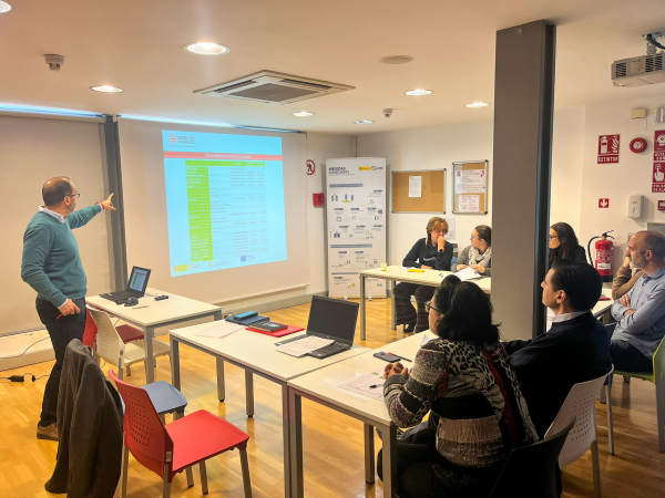 Imagen: La Diputación de Badajoz e IDAE mantienen una reunión de coordinación en Madrid sobre las nuevas act...