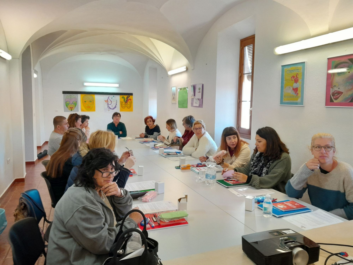Comienza en Valencia del Ventoso la acción formativa en &quot;Atención sociosanitaria a personas dependientes en instituciones sociales&quot;