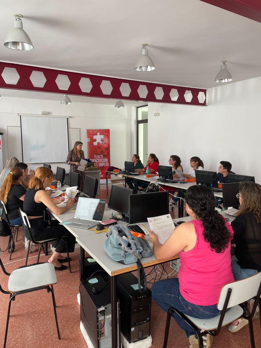 15 mujeres se forman en ‘’Cuidados especiales en enfermería geriátrica” en la localidad de Granja de Torrehermosa