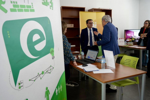 Imagen: Las Ferias de Empleo y el Emprendimiento de la Diputación de Badajoz regresan recuperando la presenc...