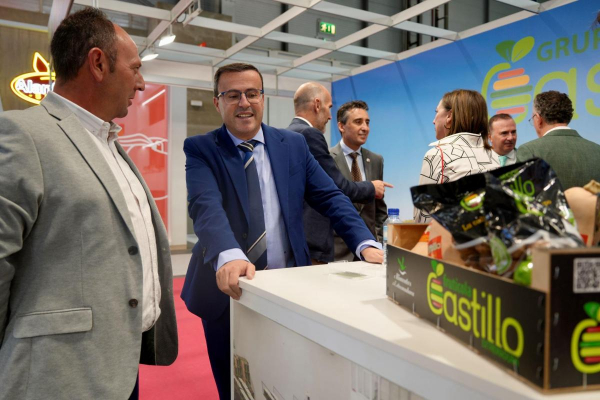 Imagen: Miguel Ángel Gallardo visita Fruit Attraction y muestra su apoyo al sector hortofrutícola extremeño