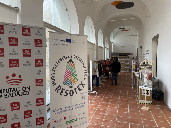 Imagen: La Diputación de Badajoz ha organizado el primer ‘Repair Café’ e intercambio de ropa en el CITLab de...