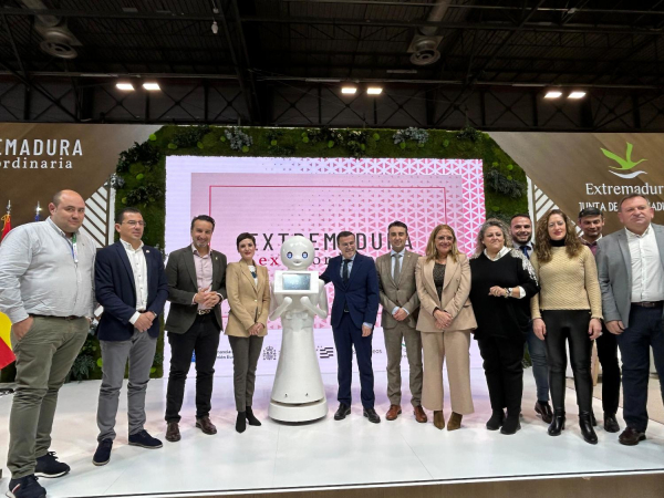 Imagen: La Diputación de Badajoz visualiza en el escaparate de Fitur su firme apuesta por el turismo intelig...
