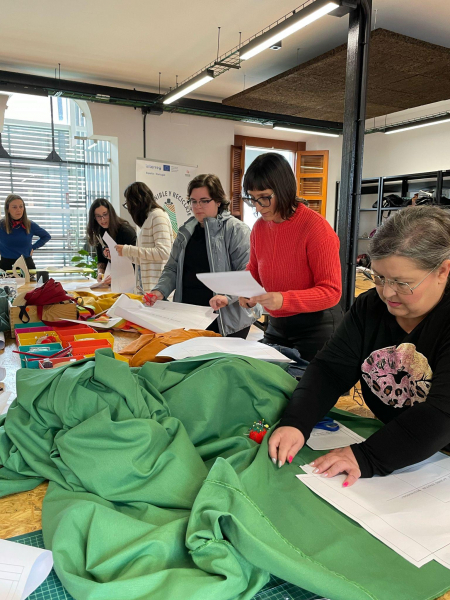 Imagen: La Diputación de Badajoz ha organizado el tercer ‘Repair Café’ e intercambio de ropa en el CITLab de...