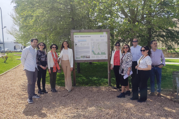 Imagen: Autoridades comunitarias y españolas visitan infraestructuras construidas a través del Programa Oper...