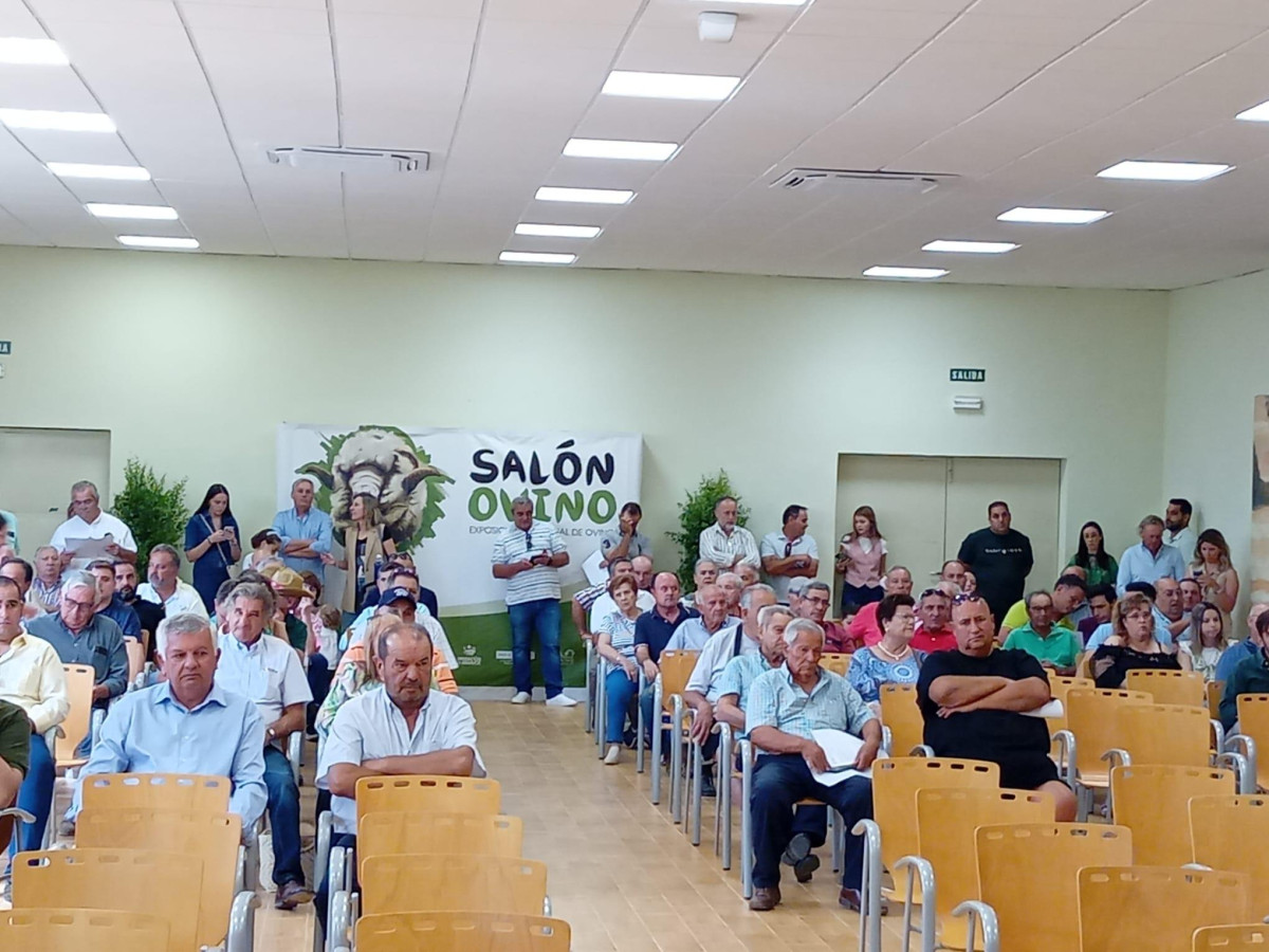 La Diputación de Badajoz participó en la subasta nacional de raza merina de la 39º edición del Salón Ovino de Castuera