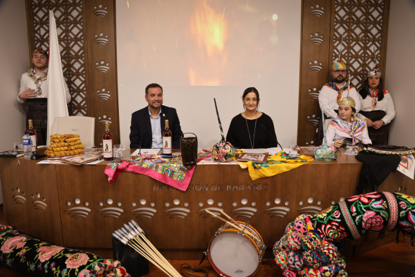 Imagen: En torno a 15.000 personas disfrutarán de la fiesta de ´La Encamisá´ en Navalvillar de Pela