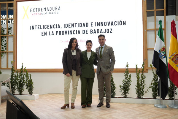 Imagen: La Diputación de Badajoz presenta en FITUR un modelo de turismo inteligente y sostenible basado en g...