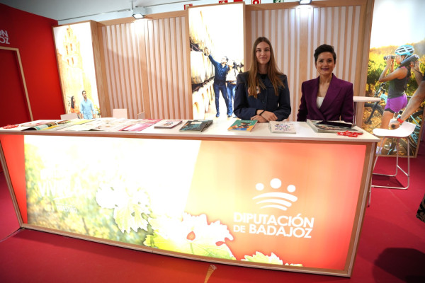 Imagen: La presidenta de la Diputación reivindica el potencial del sector agroalimentario en la inauguración...