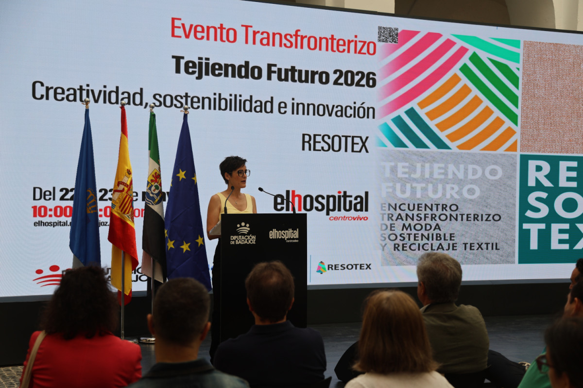 FOTO INSTITUCIONAL PANTALLA.jpg