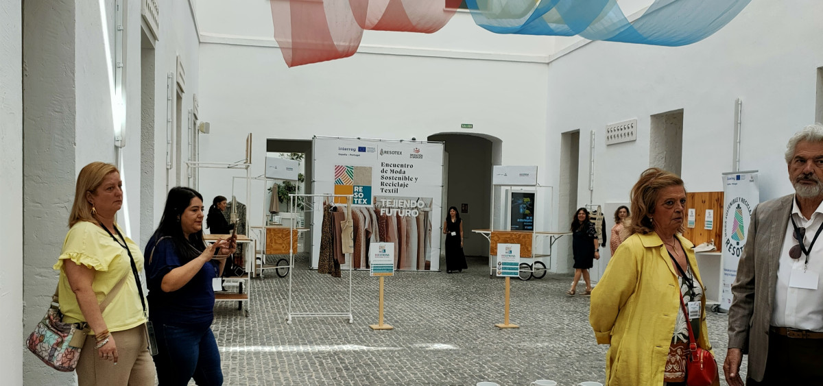 FOTO INSTITUCIONAL PANTALLA.jpg